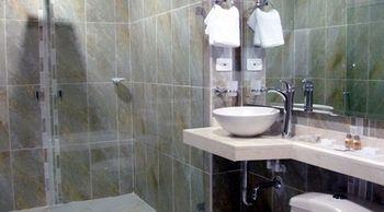 Hotel Miraval 3*